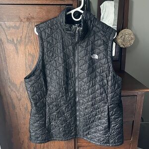 The North Face Women's Black Quilted Vest